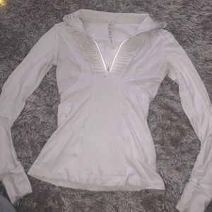 Lululemon quarterzip size 4